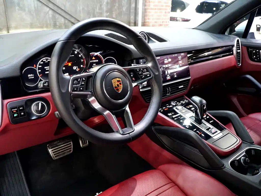 Porsche Cayenne — миниатюра 6