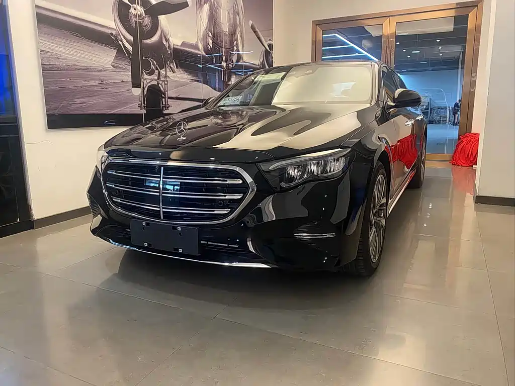 Mercedes-Benz E-Class 0