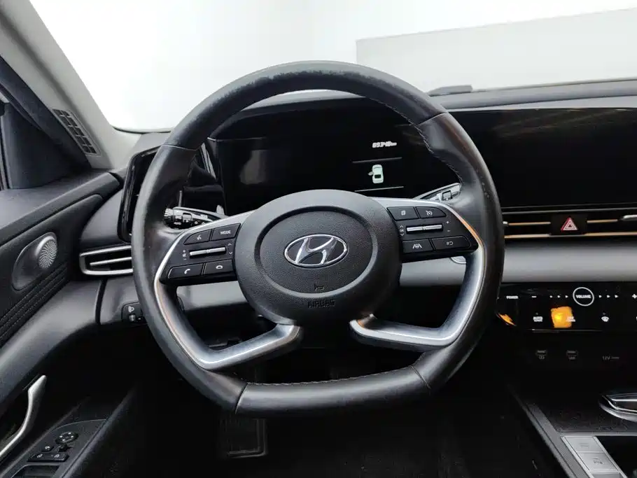 Hyundai Elantra — миниатюра 15