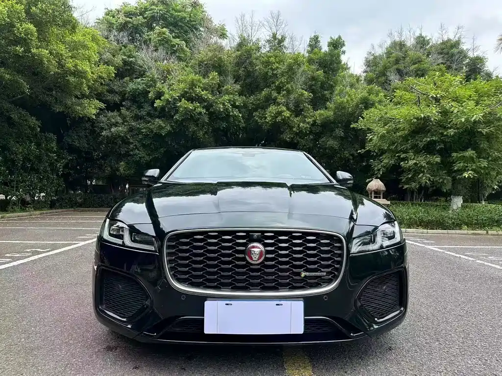 Jaguar XFL — миниатюра 2
