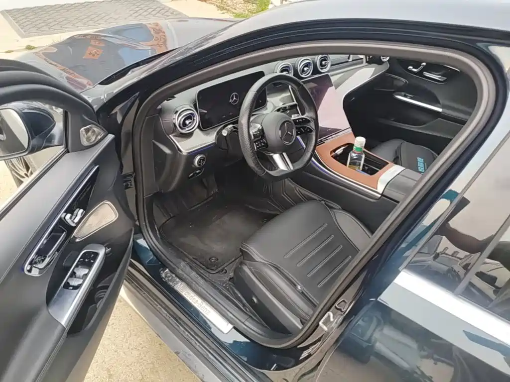 Mercedes-Benz C-Class — миниатюра 16