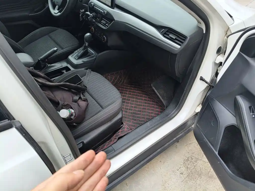 Ford Focus — миниатюра 18