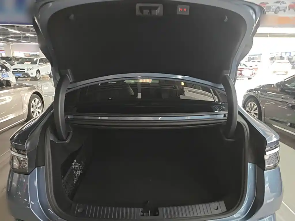 BYD Seal — миниатюра 19