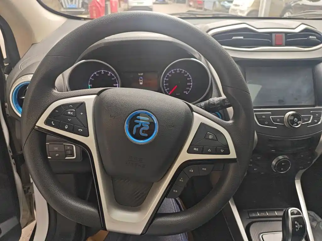 BYD Yuan EV — миниатюра 13