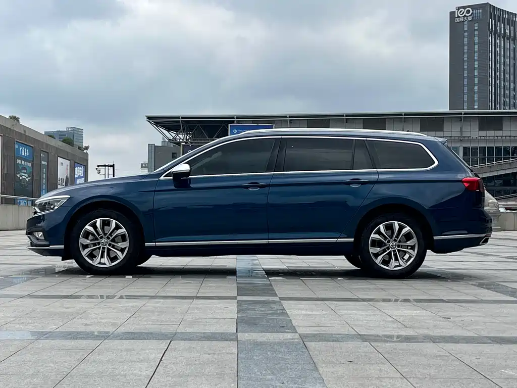 Volkswagen Passat Variant 2021 2.0T