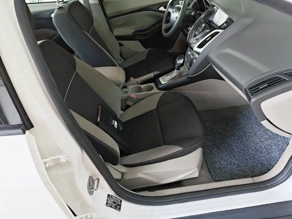 Ford Focus — миниатюра 25