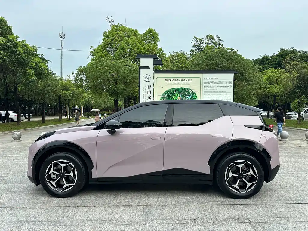 Zeekr X 2025 мест