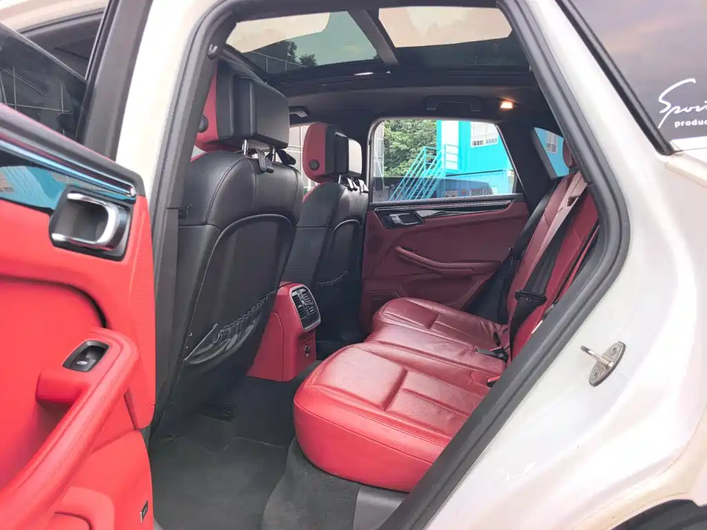Porsche Macan — миниатюра 16