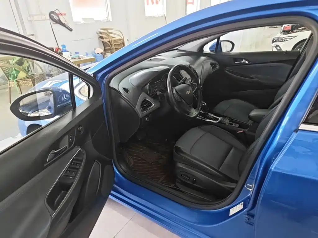 Chevrolet Cruze — миниатюра 16