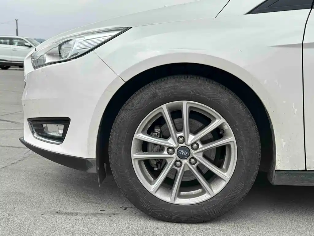 Ford Focus — миниатюра 11