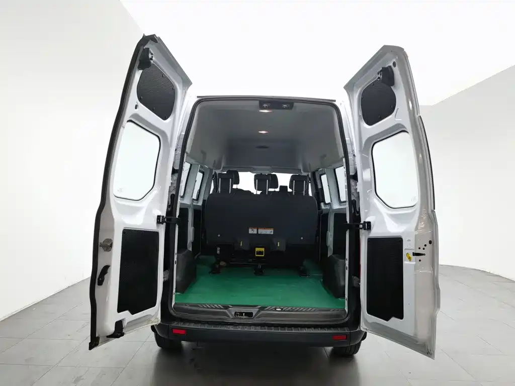 Ford Transit — миниатюра 16