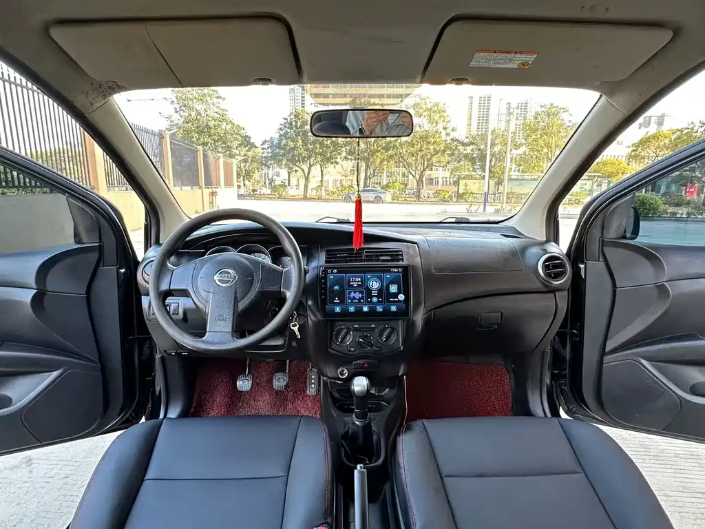 Nissan Livina — миниатюра 5