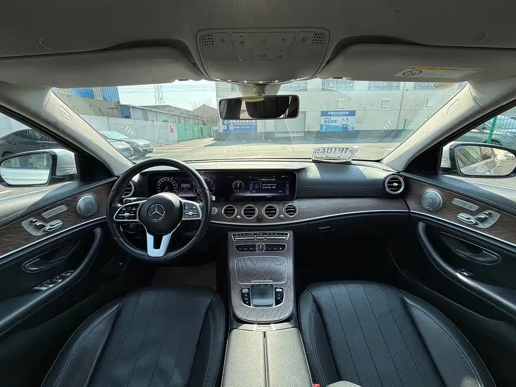 MERCEDES-BENZ E CLASS