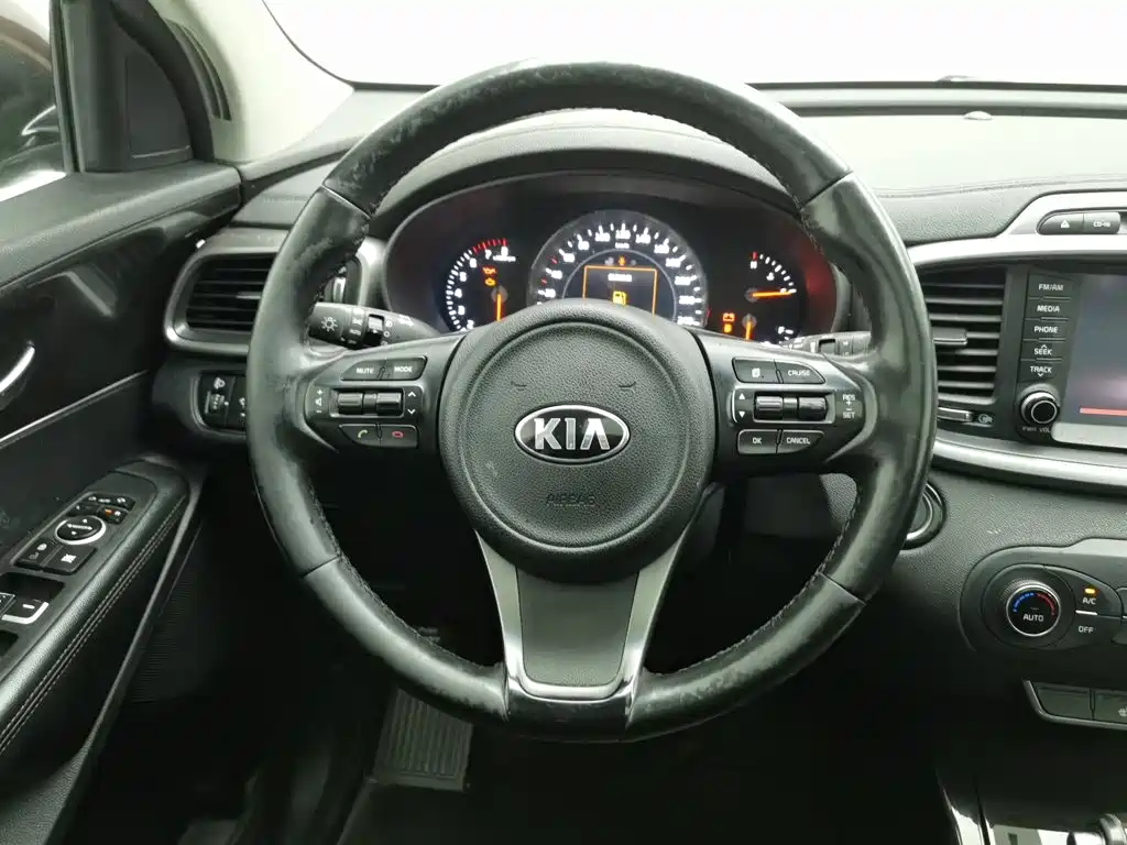 Kia Sorento — миниатюра 11