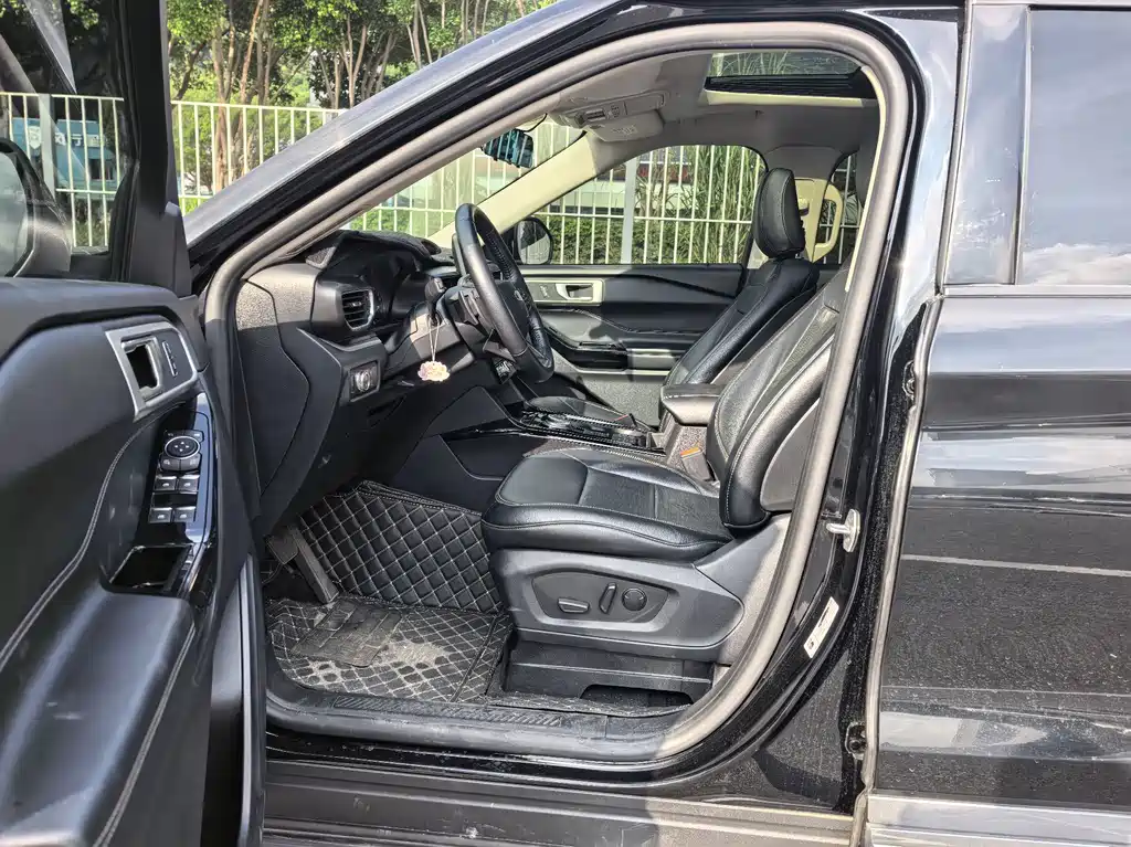 Ford Explorer — миниатюра 12