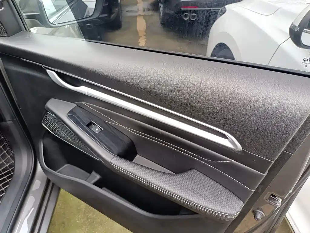 Geely Emgrand — миниатюра 11