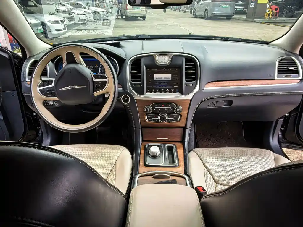Chrysler 300C — миниатюра 15