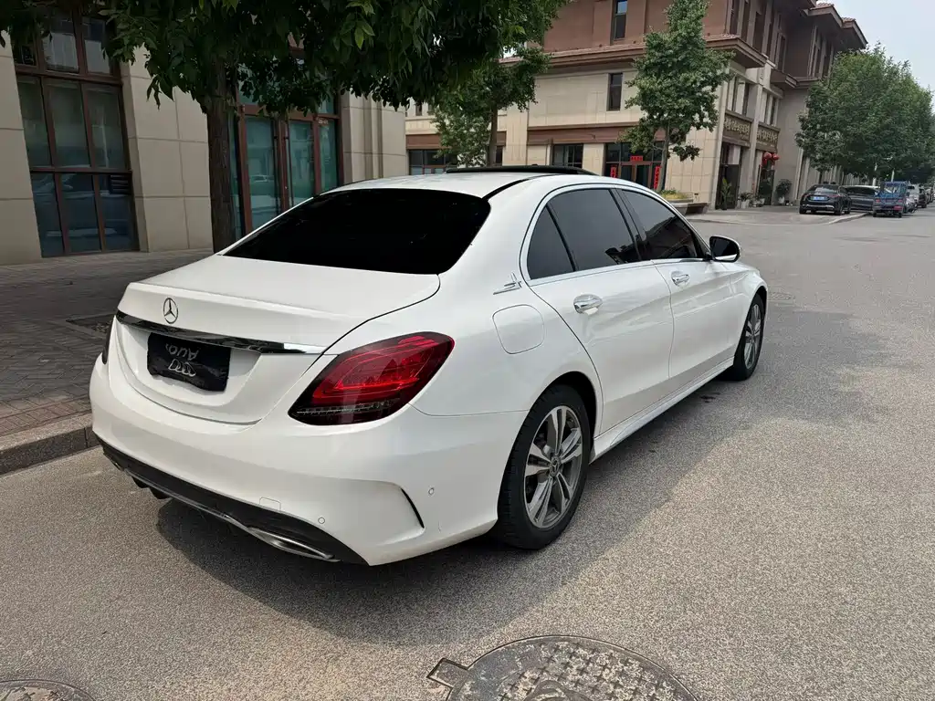 Mercedes-Benz C-Class — миниатюра 3
