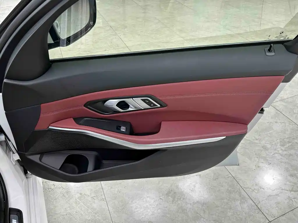 BMW 3 Series — миниатюра 18