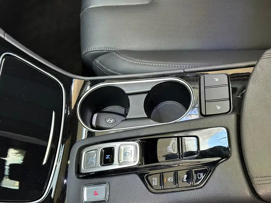Hyundai Santa Fe — миниатюра 7