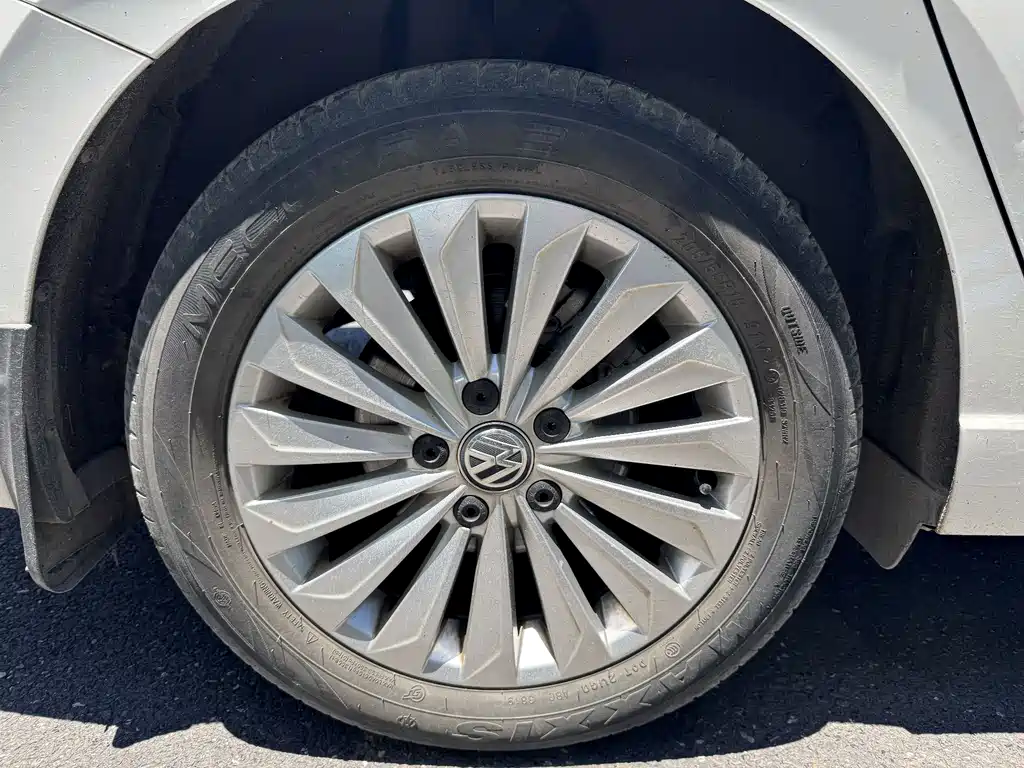 Volkswagen Lavida 2019 1.5L AT Comfort VI