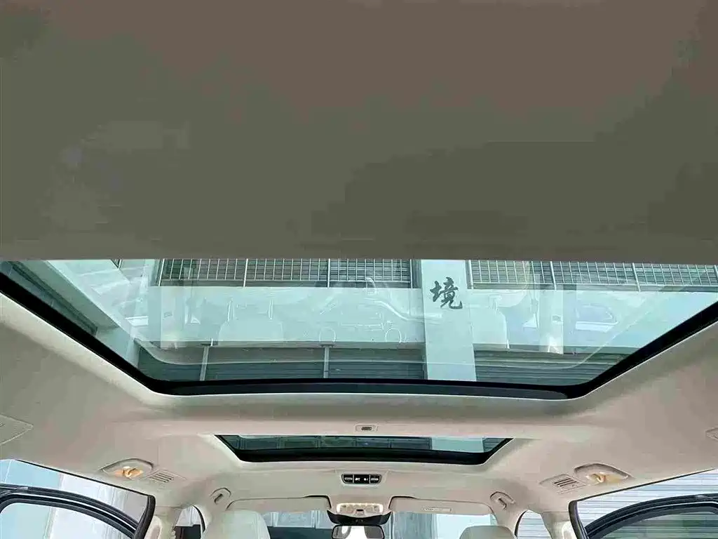 MERCEDES-BENZ V CLASS