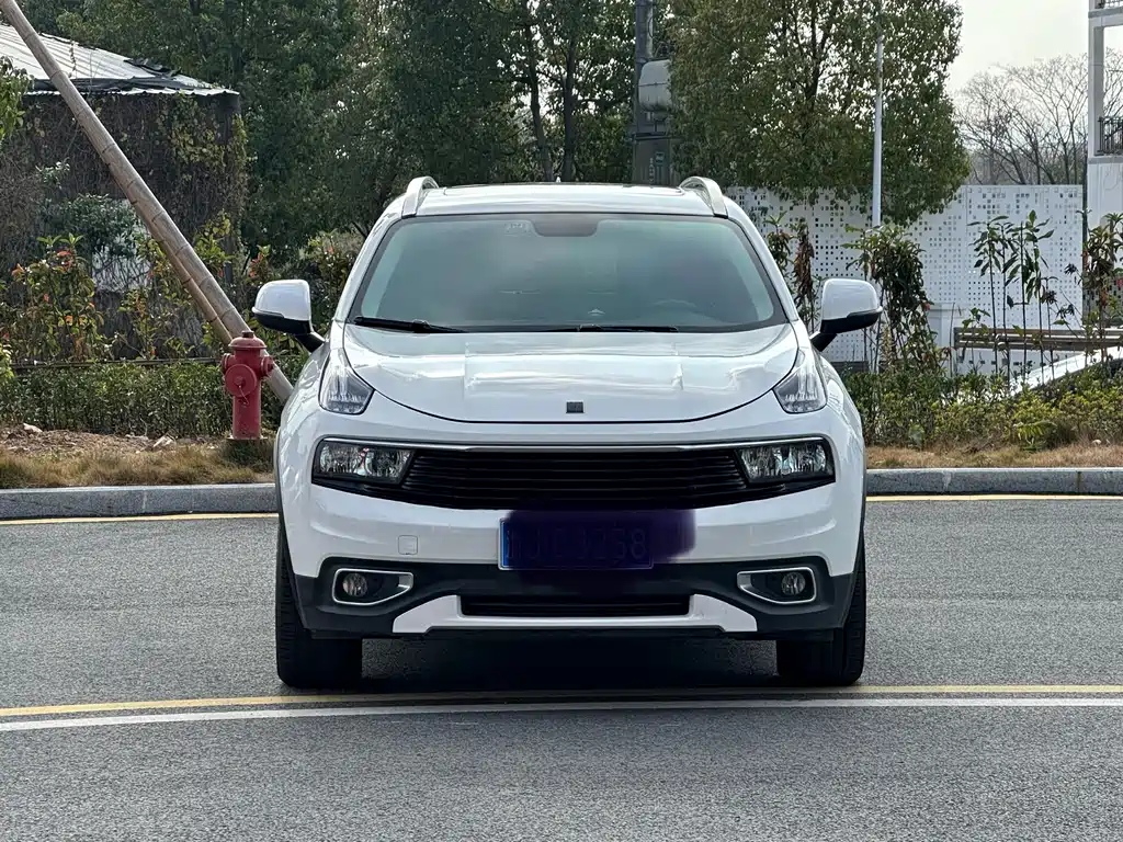 Lynk & Co 01 2017 2.0T