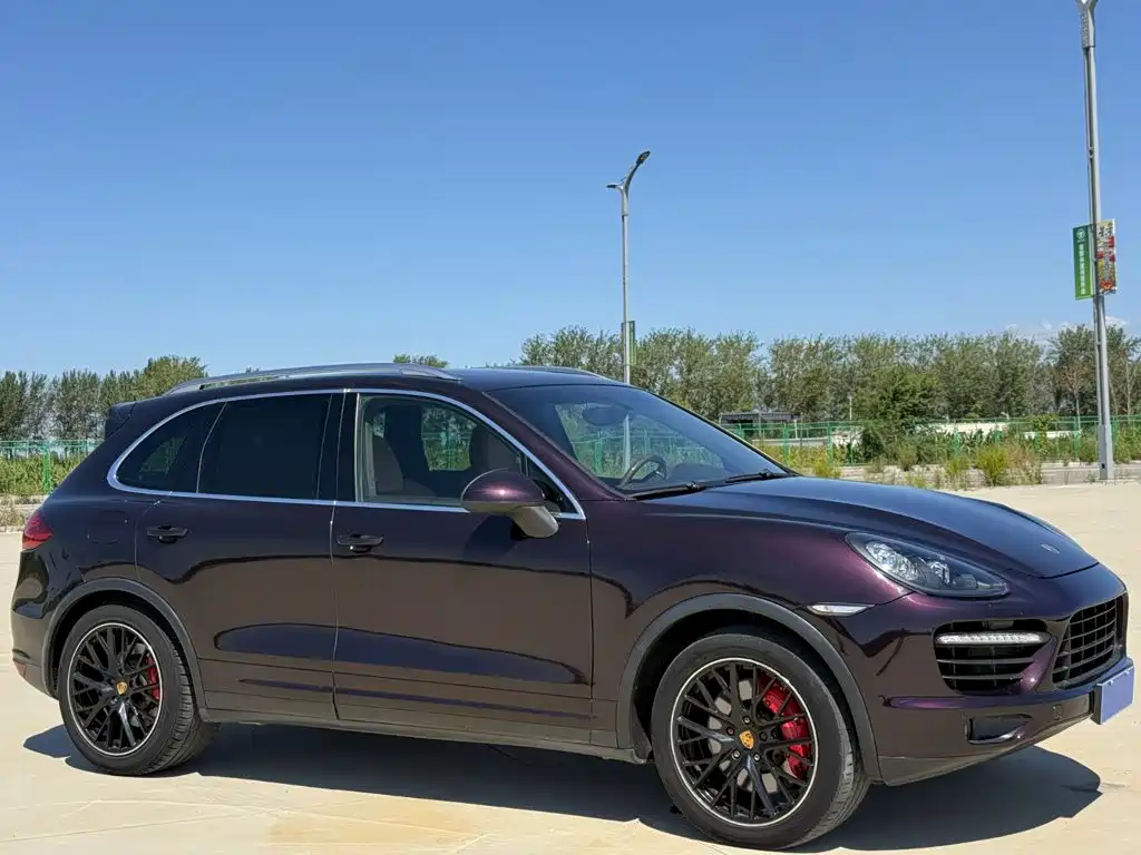 Porsche Cayenne — миниатюра 5