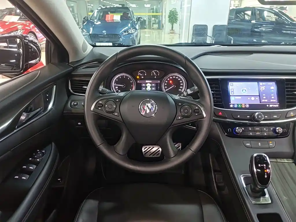 Buick LaCrosse — миниатюра 11