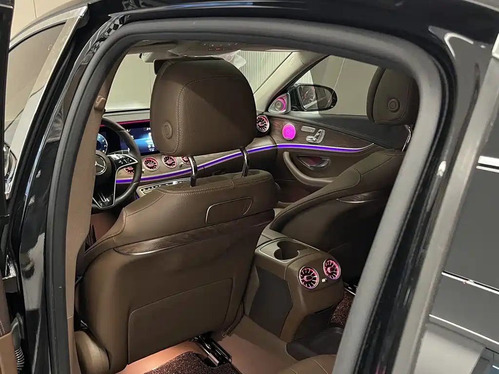 Mercedes-Benz E-Class — миниатюра 18