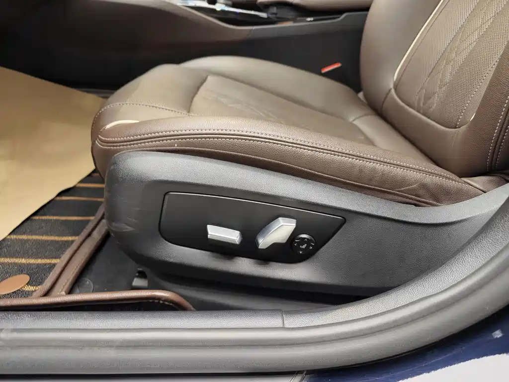 BMW 5 Series — миниатюра 8
