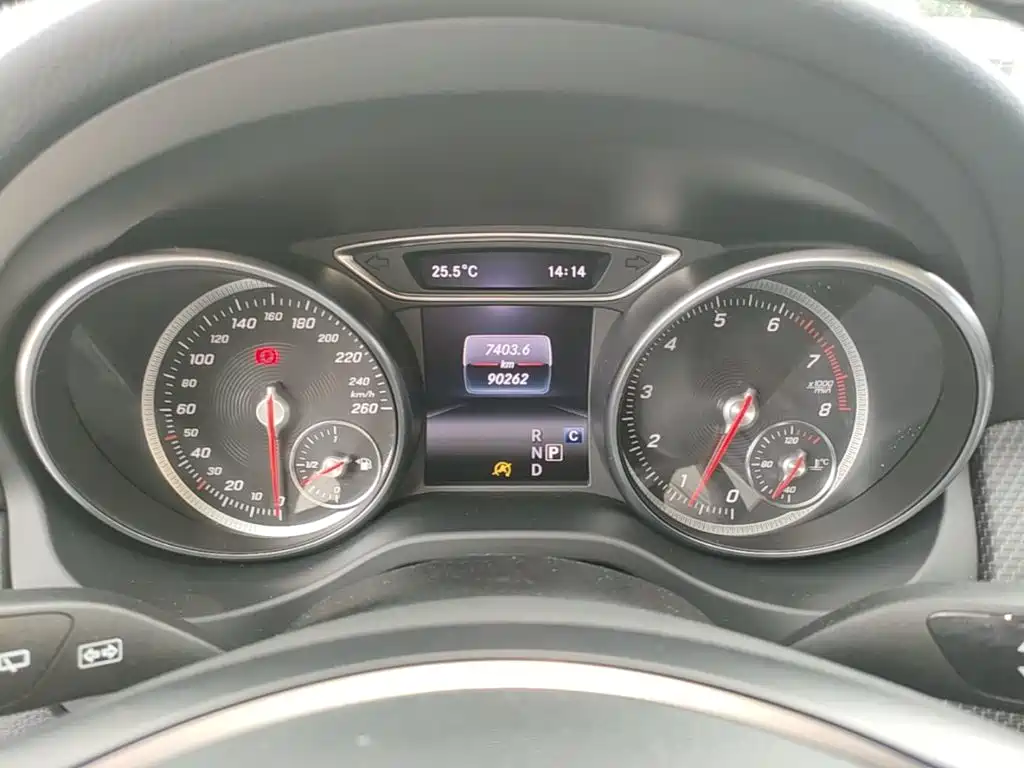 Mercedes-Benz GLA — миниатюра 12