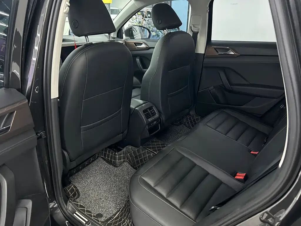 Volkswagen Tharu - фото 5