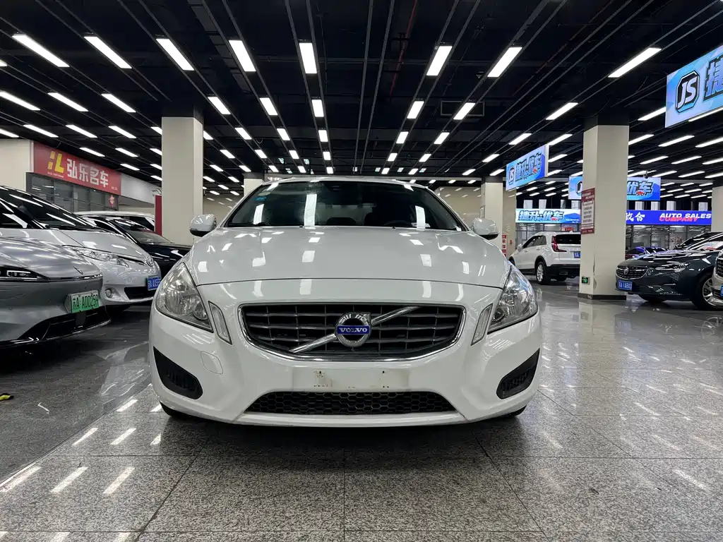 Volvo S60 (Import)