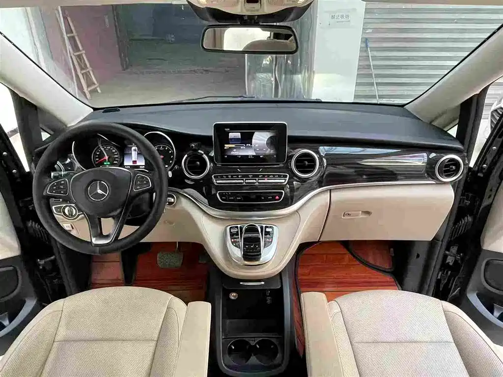 MERCEDES-BENZ V CLASS