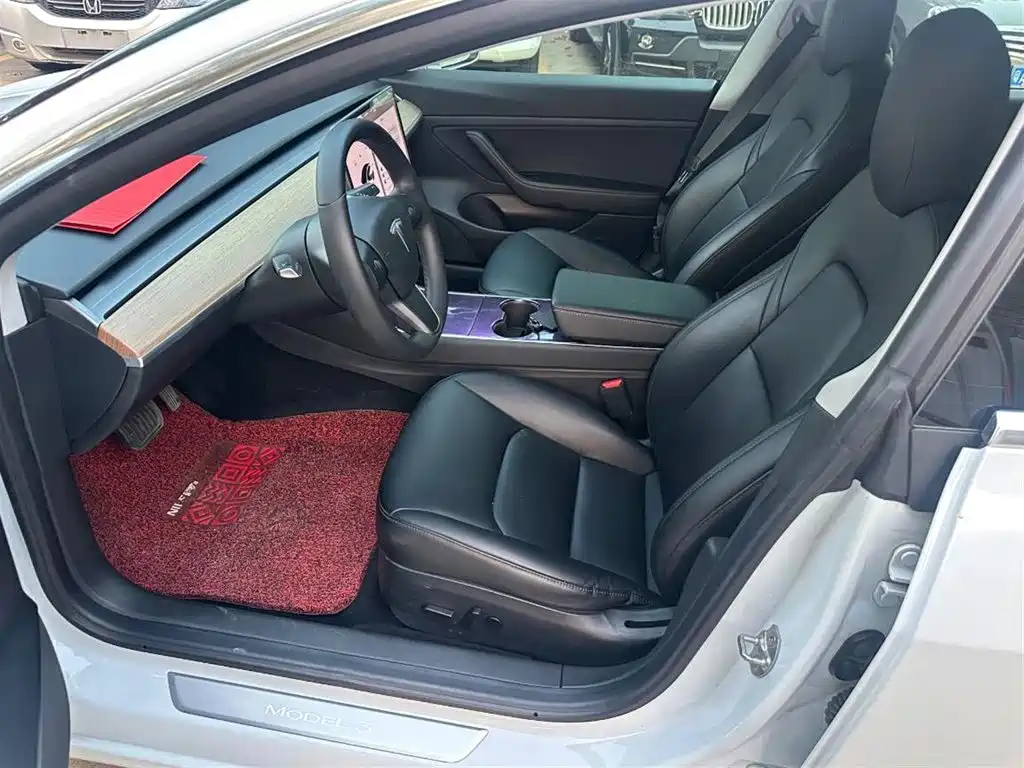 Tesla Model 3 — миниатюра 4