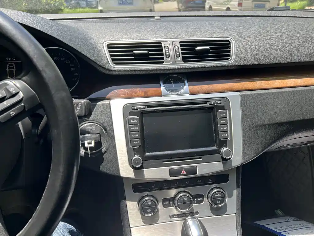 Volkswagen Magotan (Import) — миниатюра 5
