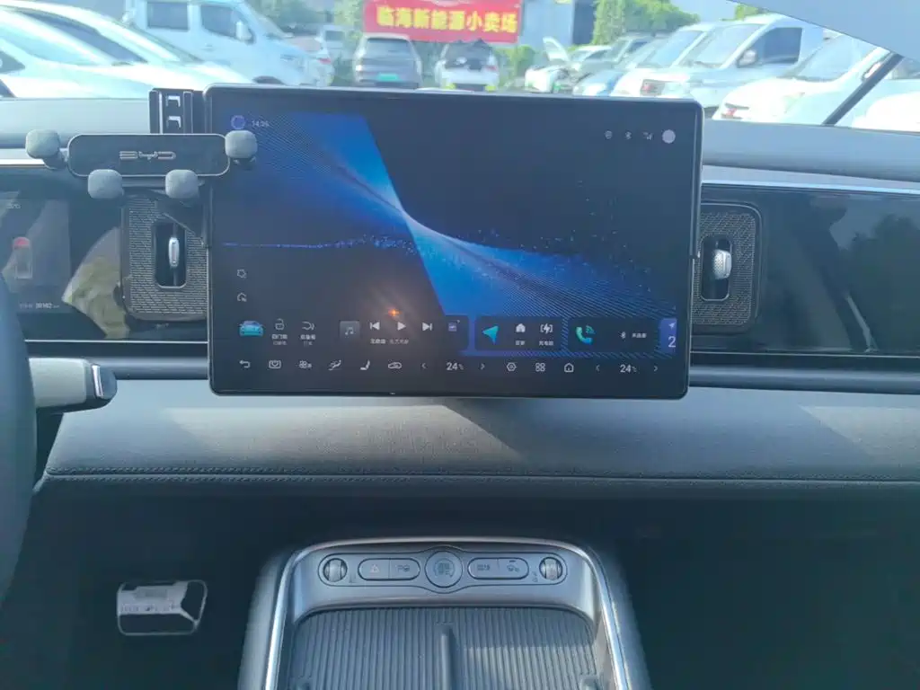 BYD Sealion 05 EV — миниатюра 13