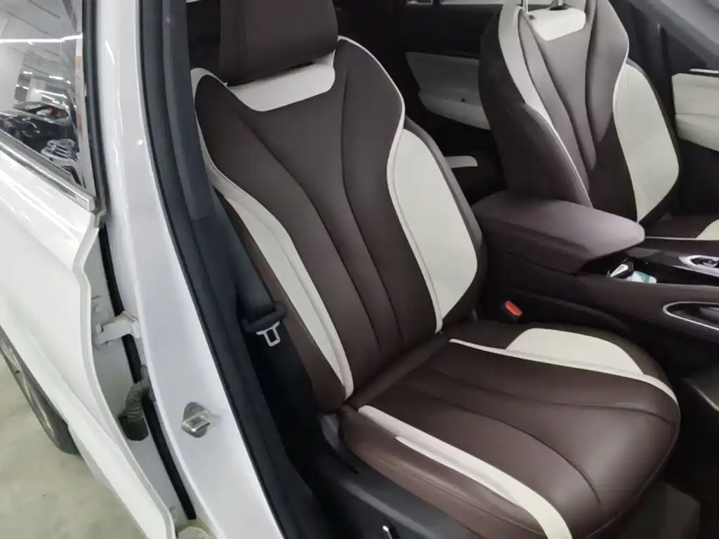 Geely Xingyue L — миниатюра 25