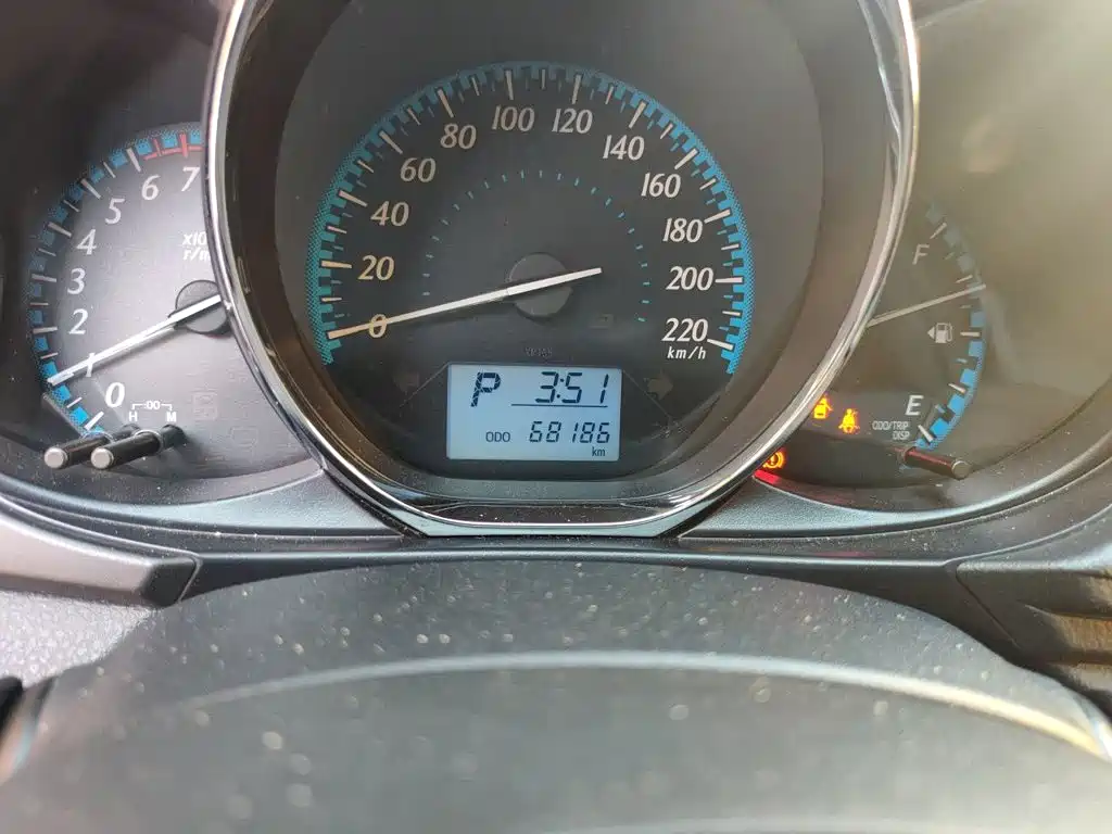 Toyota Yaris L — миниатюра 5