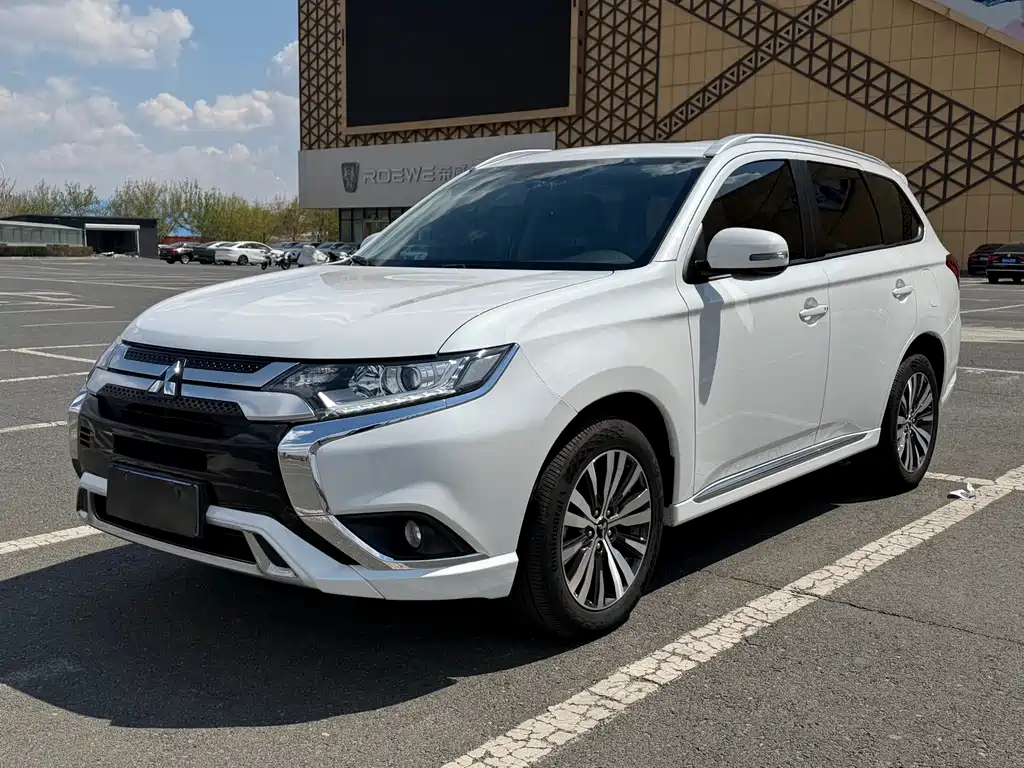 Купить Mitsubishi Outlander