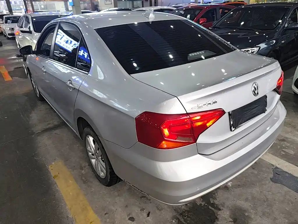 Volkswagen Jetta — миниатюра 5