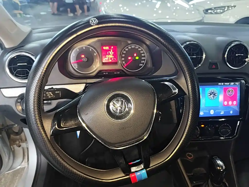 Volkswagen Jetta — миниатюра 11