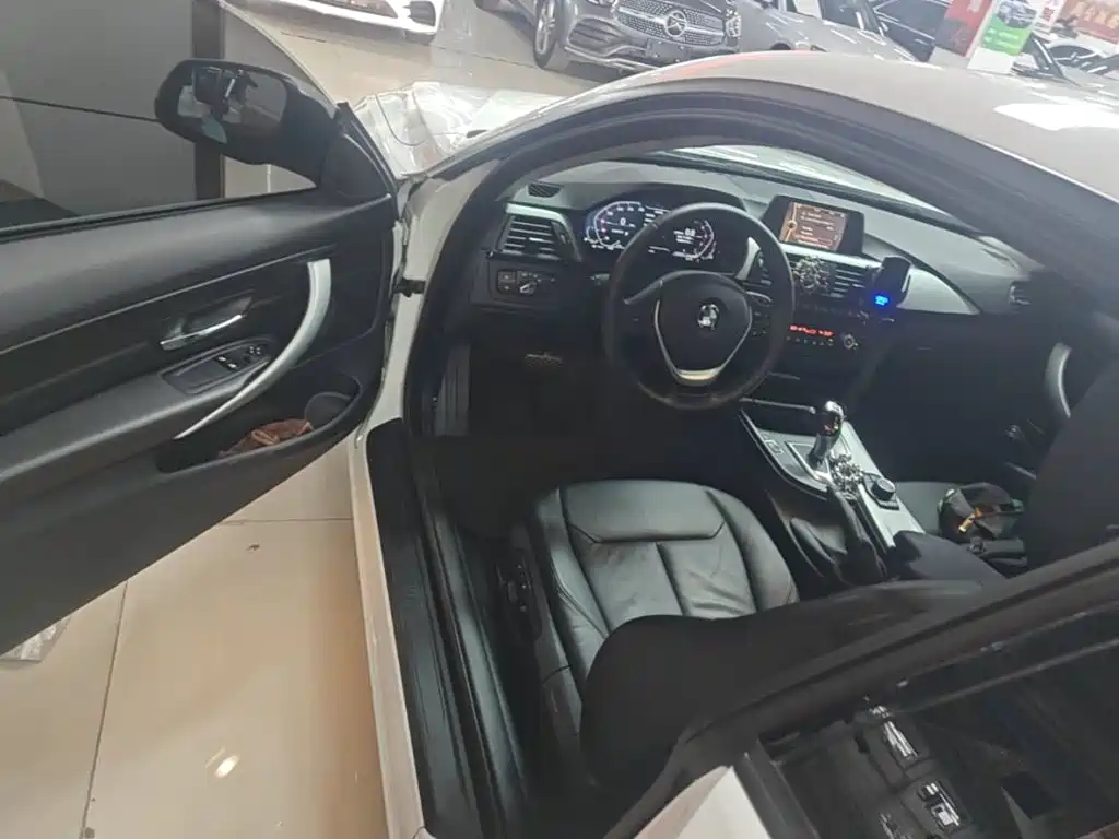 BMW 4 Series — миниатюра 12