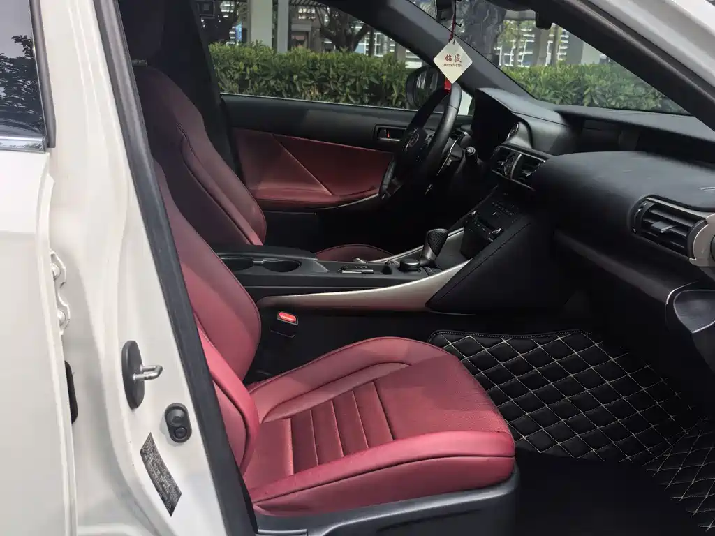 Lexus IS — миниатюра 9