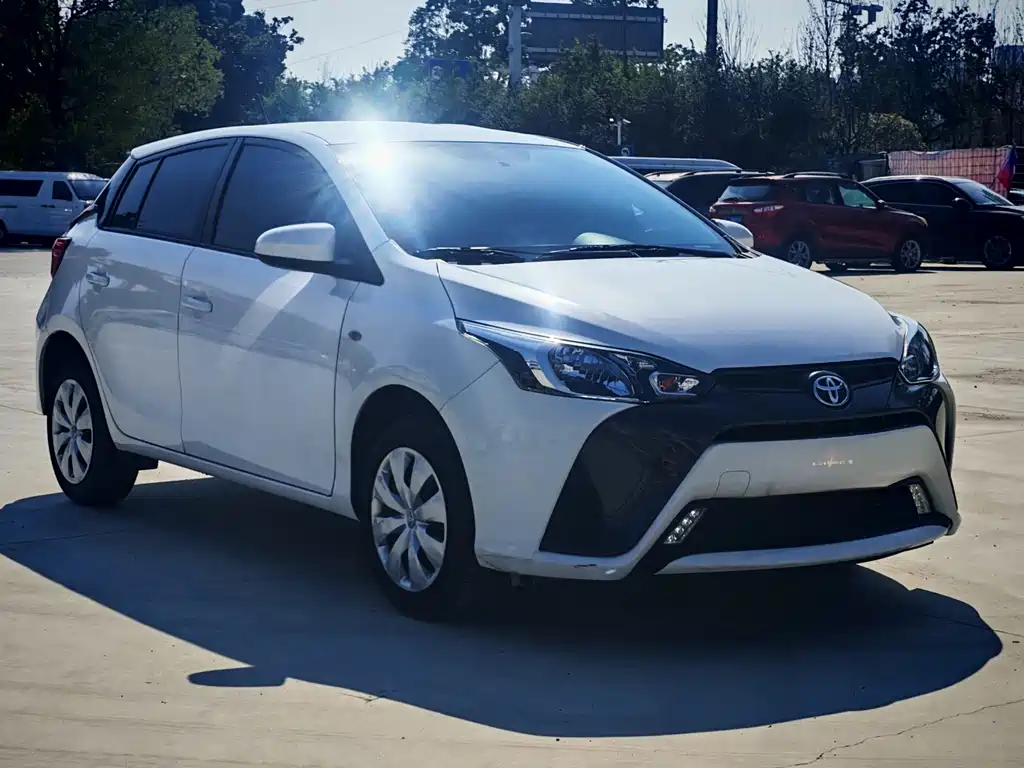 Toyota Yaris L — миниатюра 3