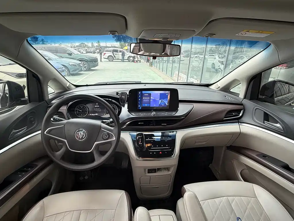 Buick GL8 — миниатюра 6