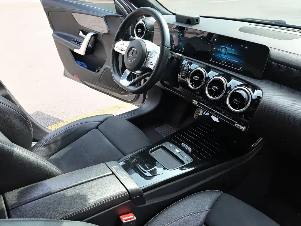 MERCEDES-BENZ A CLASS