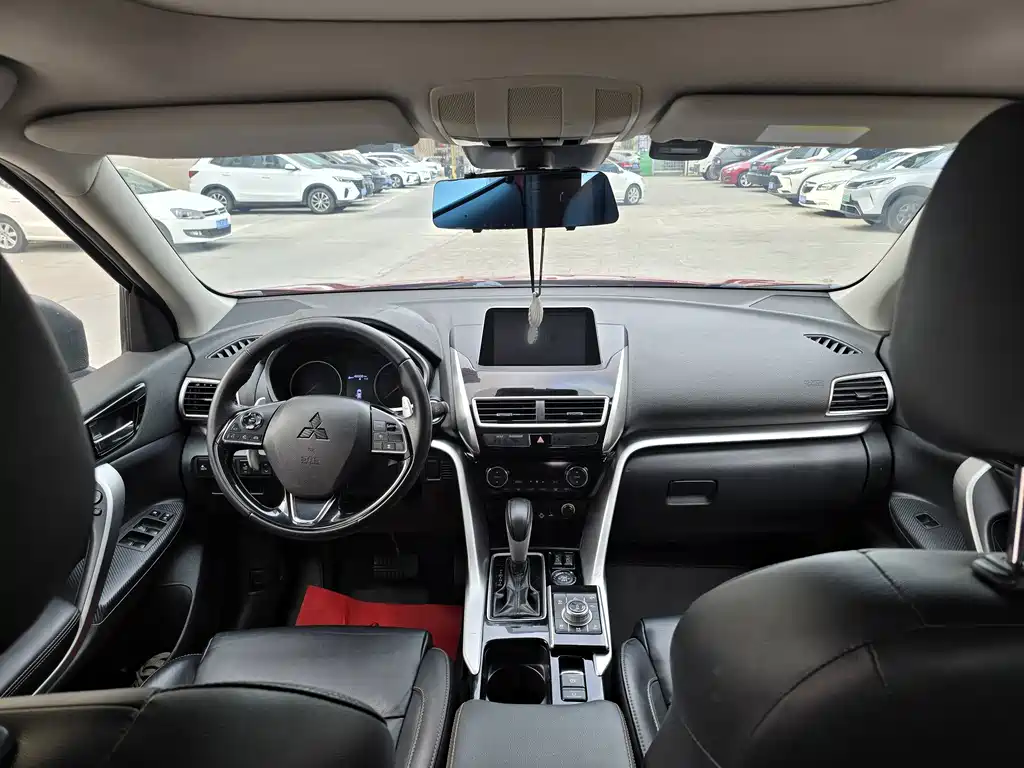 Mitsubishi Eclipse Cross — миниатюра 9