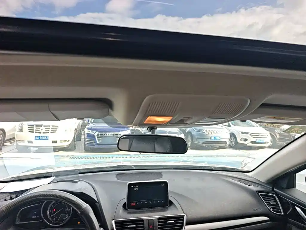 Mazda 3 Axela — миниатюра 18
